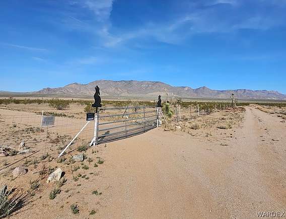7.7 Acres of Land with Home for Sale in Kingman, Arizona