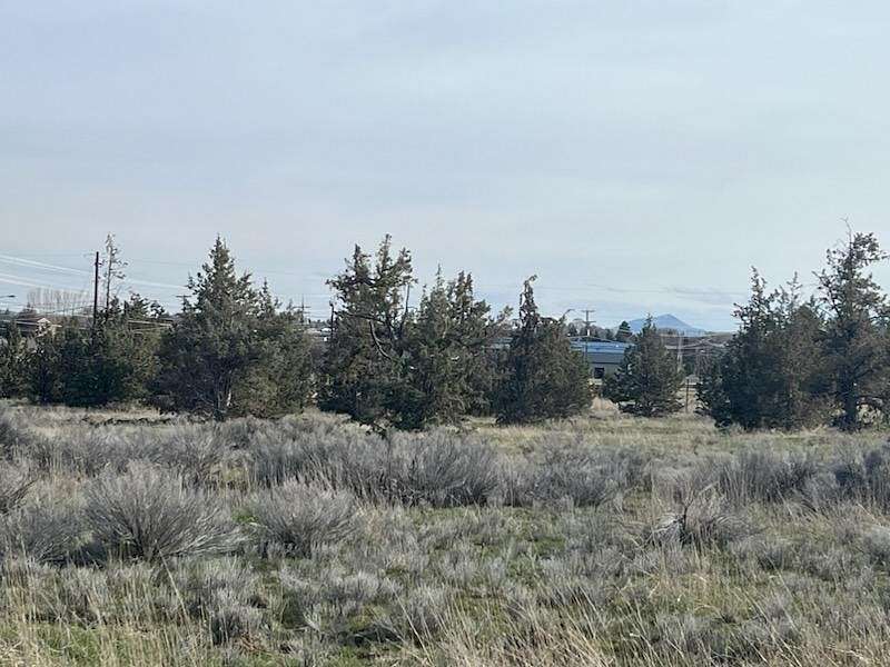 3.1 Acres of Commercial Land for Sale in Madras, Oregon