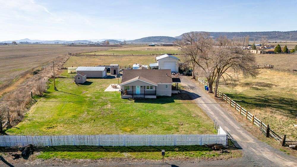5 Acres of Land with Home for Sale in Klamath Falls, Oregon