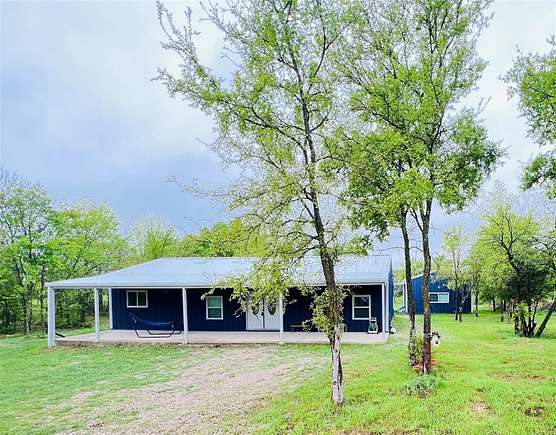 2 Acres of Residential Land with Home for Sale in Corsicana, Texas