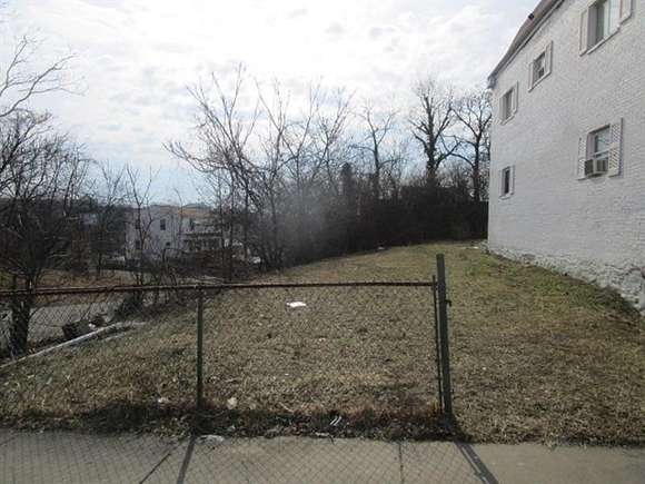 0.043 Acres of Residential Land for Sale in Pittsburgh, Pennsylvania