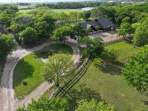 20 Acres of Agricultural Land with Home for Sale in Cross Roads, Texas