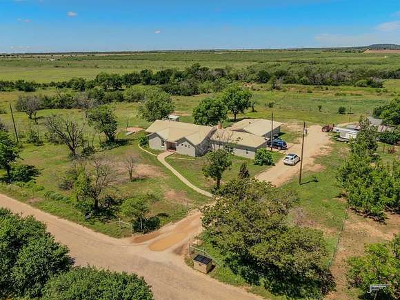 28.7 Acres of Land with Home for Sale in Ovalo, Texas