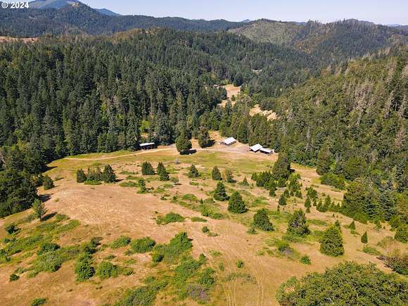 274 Acres of Land with Home for Sale in Winston, Oregon