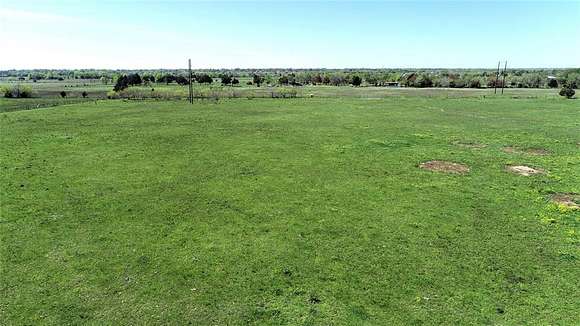 15 Acres of Land with Home for Sale in Kemp, Texas