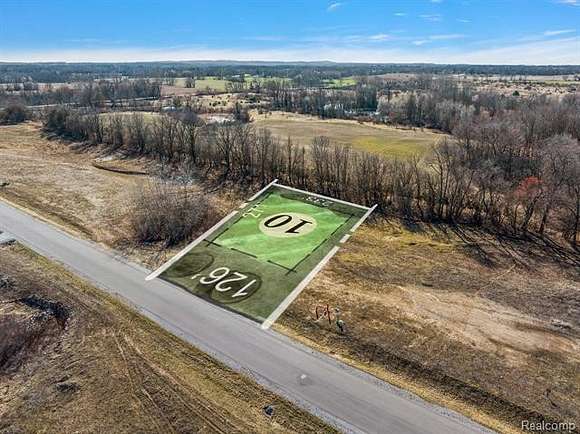 1 Acre of Residential Land for Sale in Oakland Charter Township, Michigan