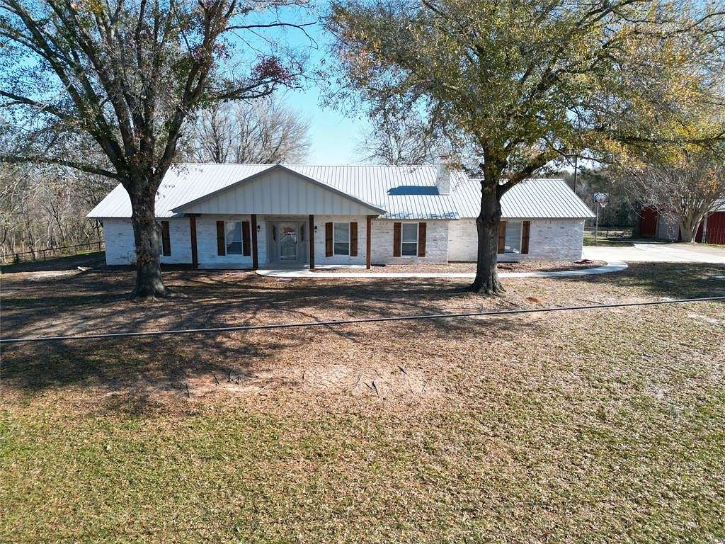 3 Acres of Residential Land with Home for Sale in Canton, Texas