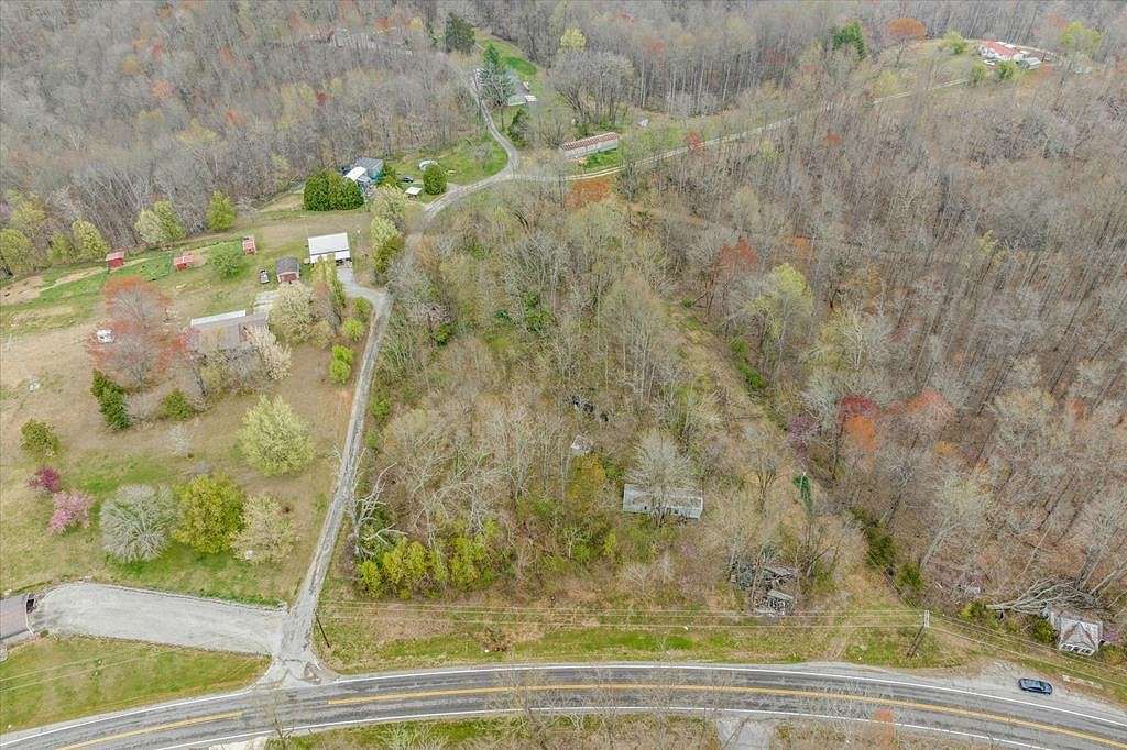 3 Acres of Residential Land for Sale in Baxter, Tennessee