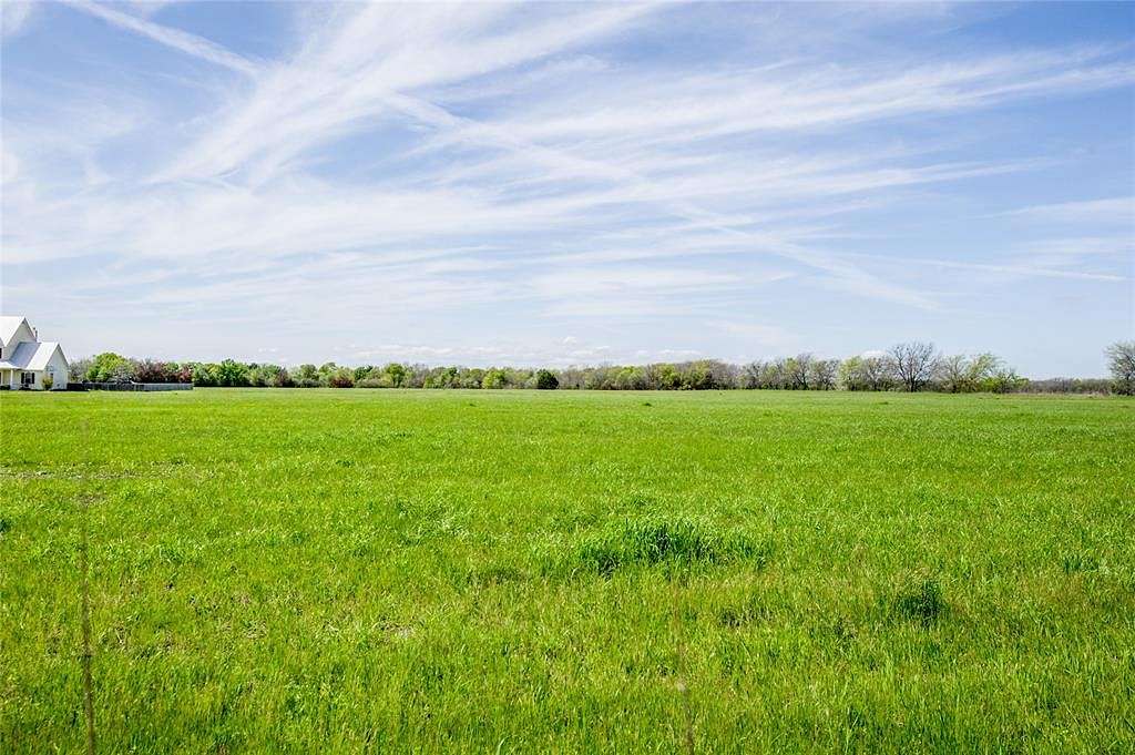 17 Acres of Land for Sale in Italy, Texas