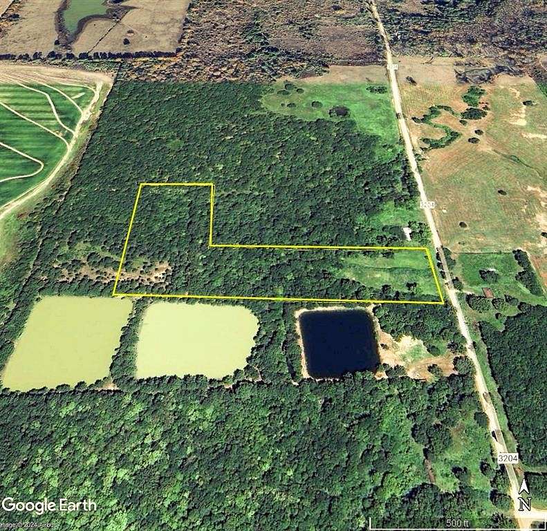 13 Acres of Land for Sale in De Kalb, Texas