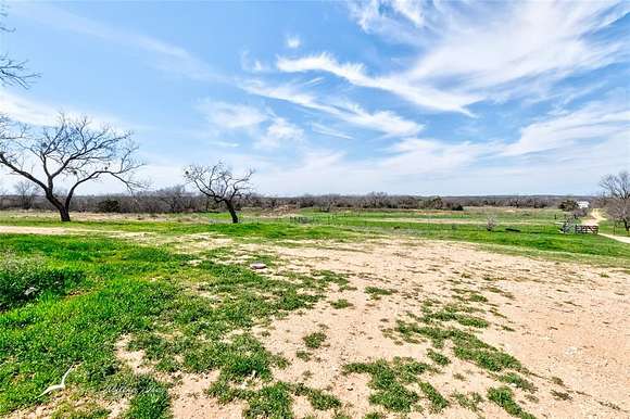 135 Acres of Land with Home for Sale in Ovalo, Texas