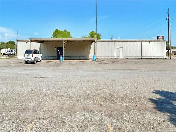 3.1 Acres of Improved Land for Sale in Ardmore, Oklahoma