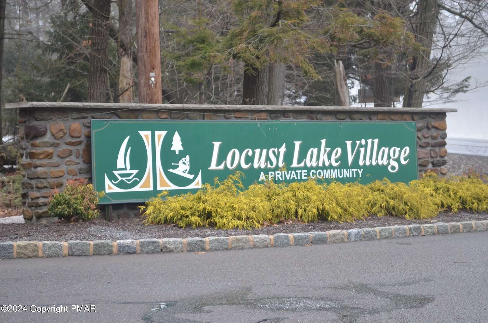 0.38 Acres of Residential Land for Sale in Pocono Lake, Pennsylvania