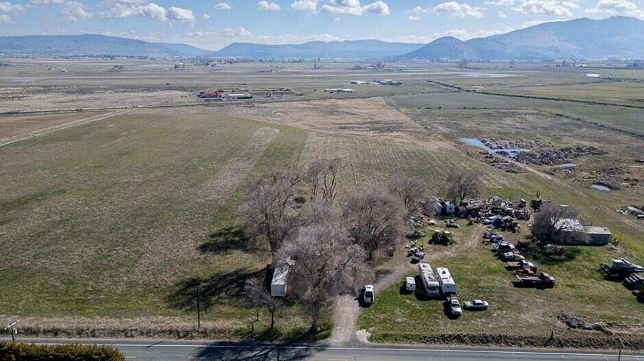 38.8 Acres of Agricultural Land with Home for Sale in Klamath Falls, Oregon