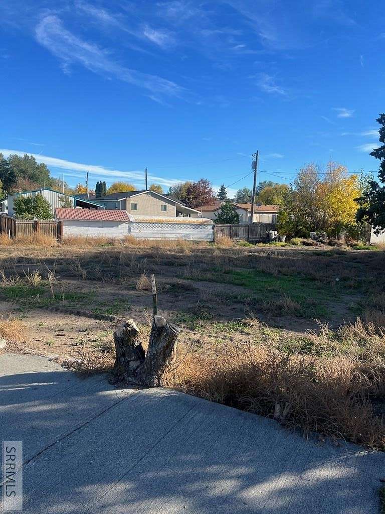 0.95 Acres of Commercial Land for Sale in Idaho Falls, Idaho