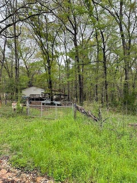 3.75 Acres of Residential Land with Home for Sale in Palestine, Texas