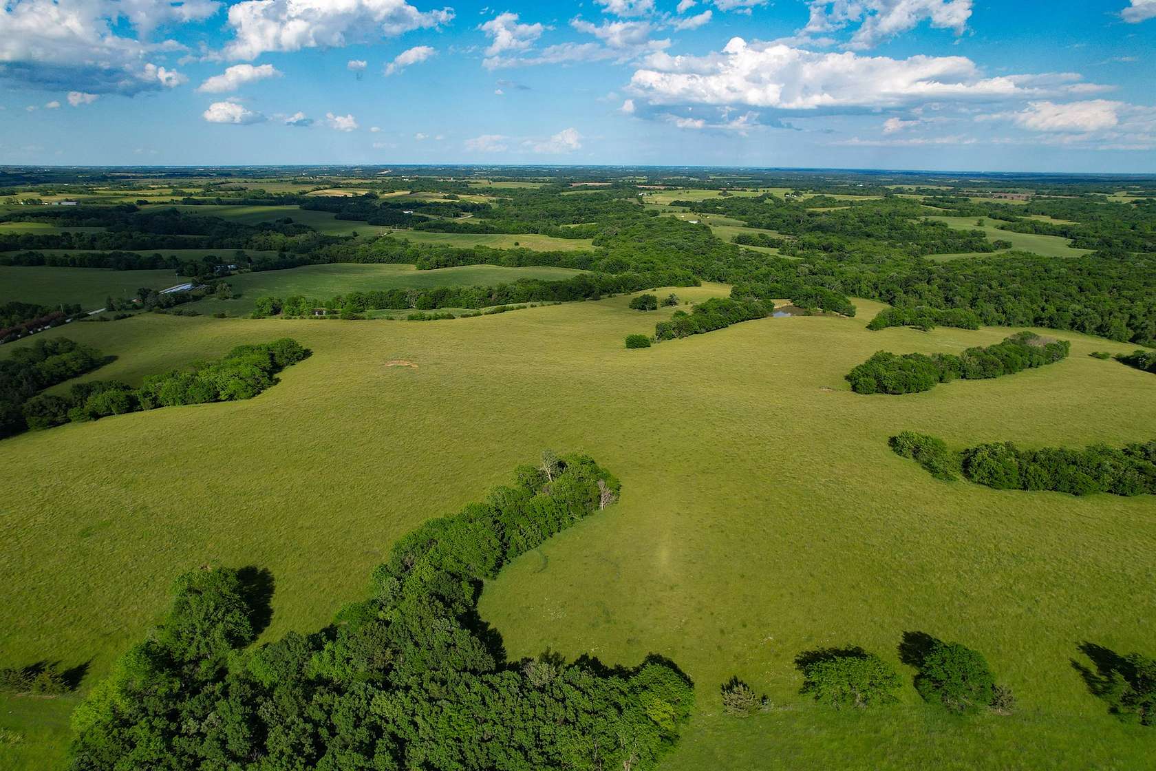 188 Acres of Agricultural Land for Sale in Albany, Missouri