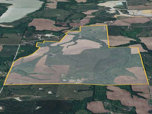 588 Acres of Land with Home for Sale in Cameron, Missouri