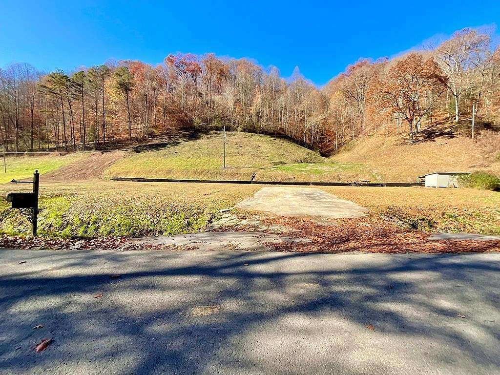 7 Acres of Residential Land for Sale in Pikeville, Kentucky
