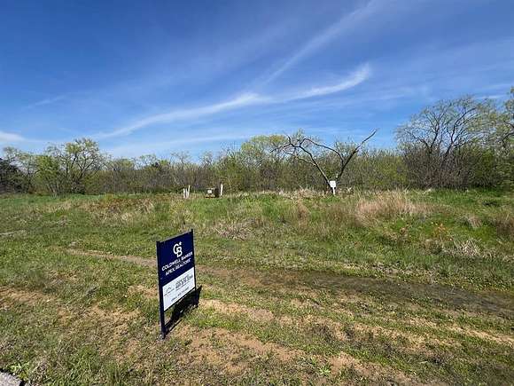1.1 Acres of Residential Land for Sale in Kemp, Texas