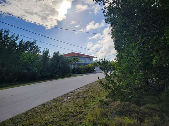 Residential Land for Sale in Duck Key, Florida