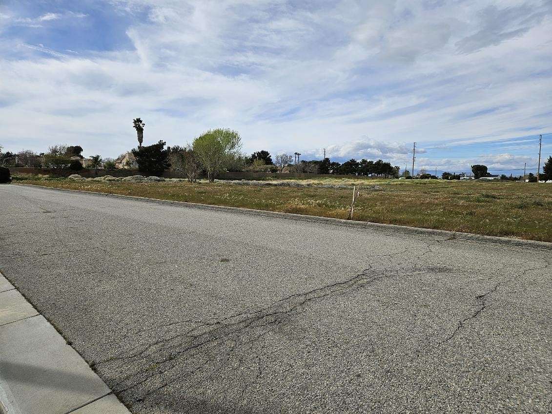 2.4 Acres of Land for Sale in Palmdale, California