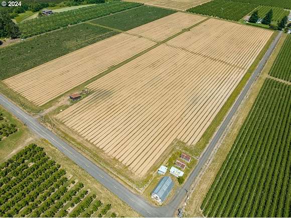 30 Acres of Agricultural Land for Sale in Hood River, Oregon