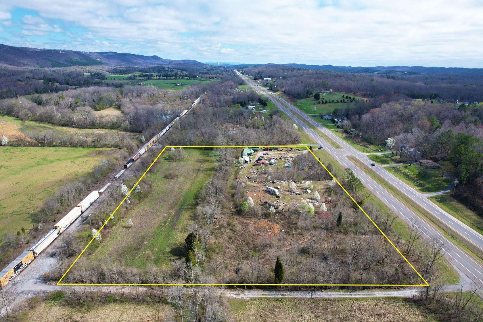 10 Acres of Residential Land for Sale in Spring City, Tennessee