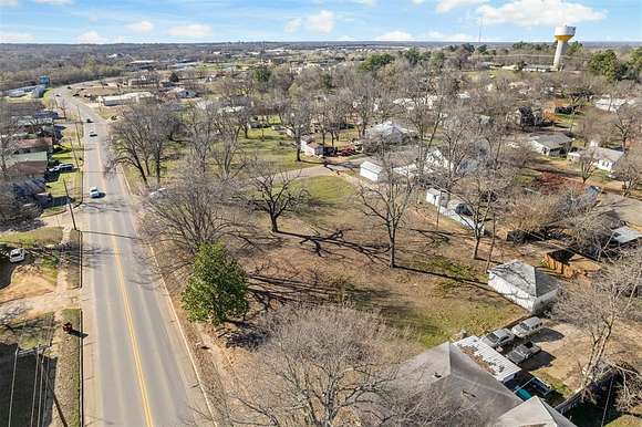 0.643 Acres of Commercial Land for Sale in Hugo, Oklahoma