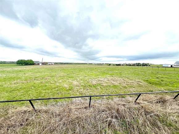 10 Acres of Residential Land for Sale in Alvarado, Texas