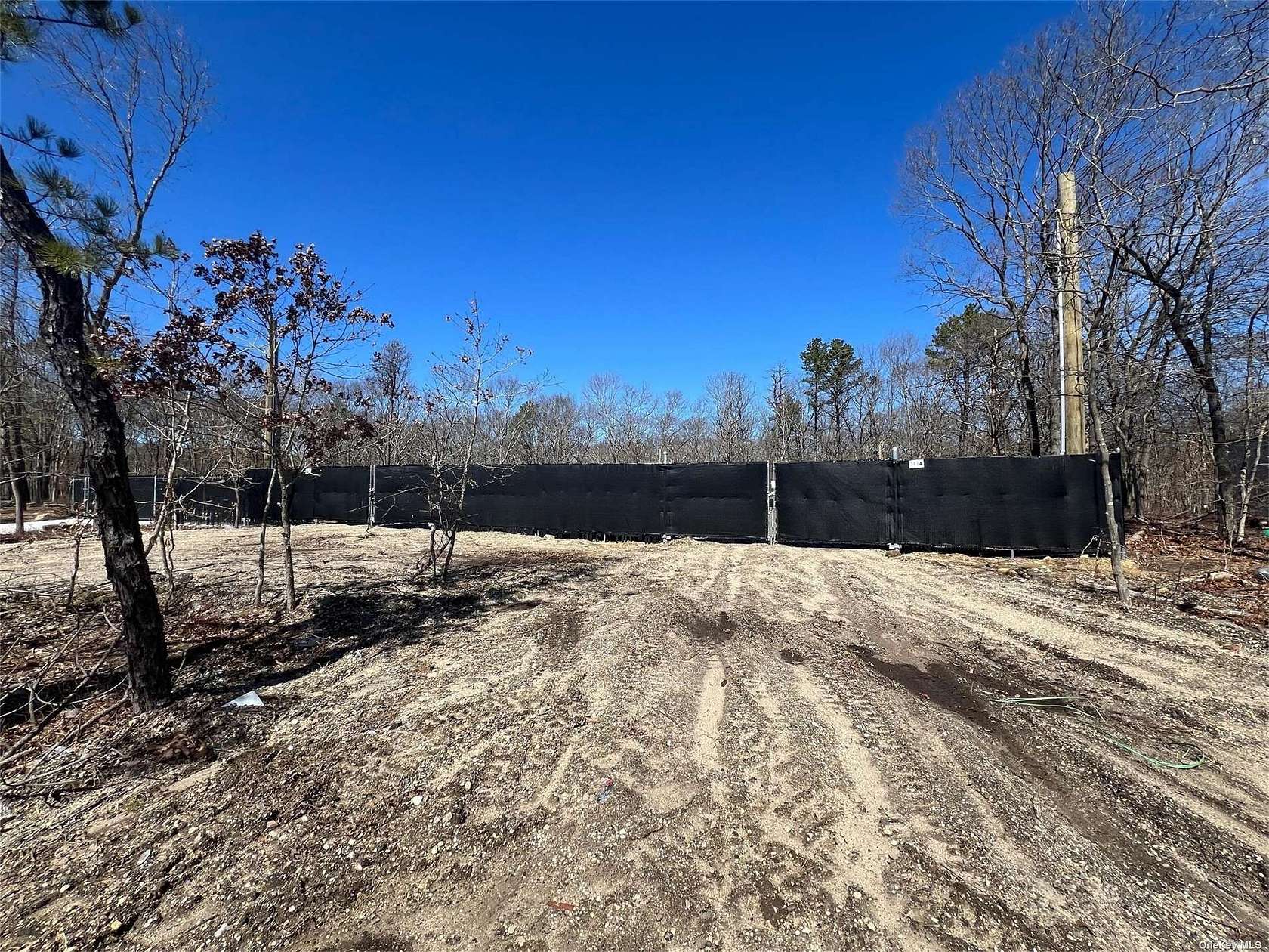 0.14 Acres of Commercial Land for Sale in Manorville, New York