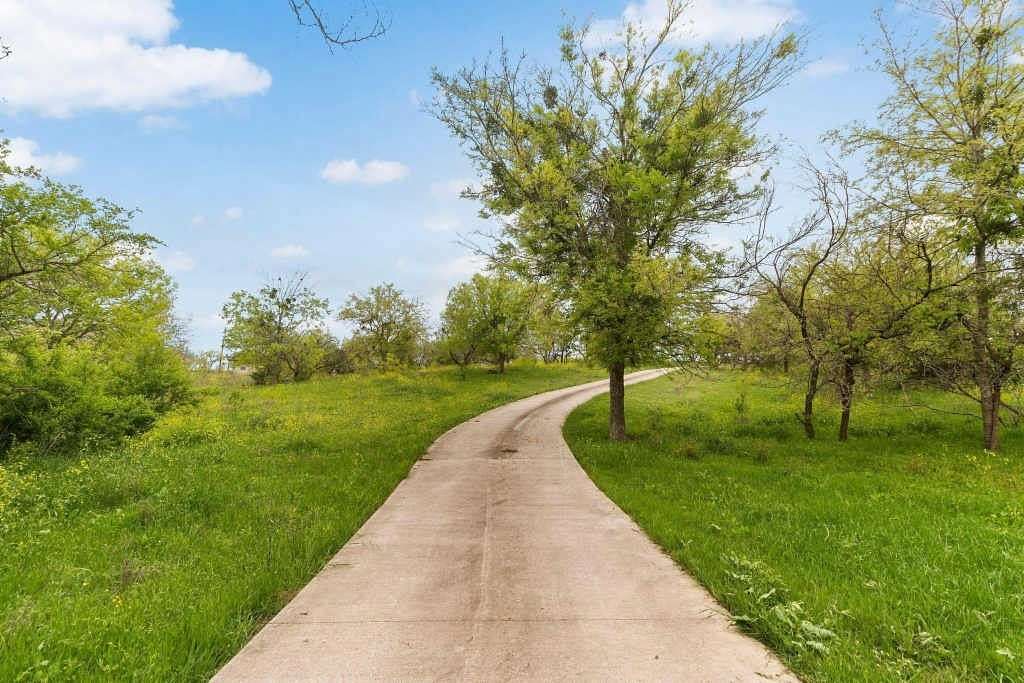 6.65 Acres of Residential Land with Home for Sale in Hutto, Texas