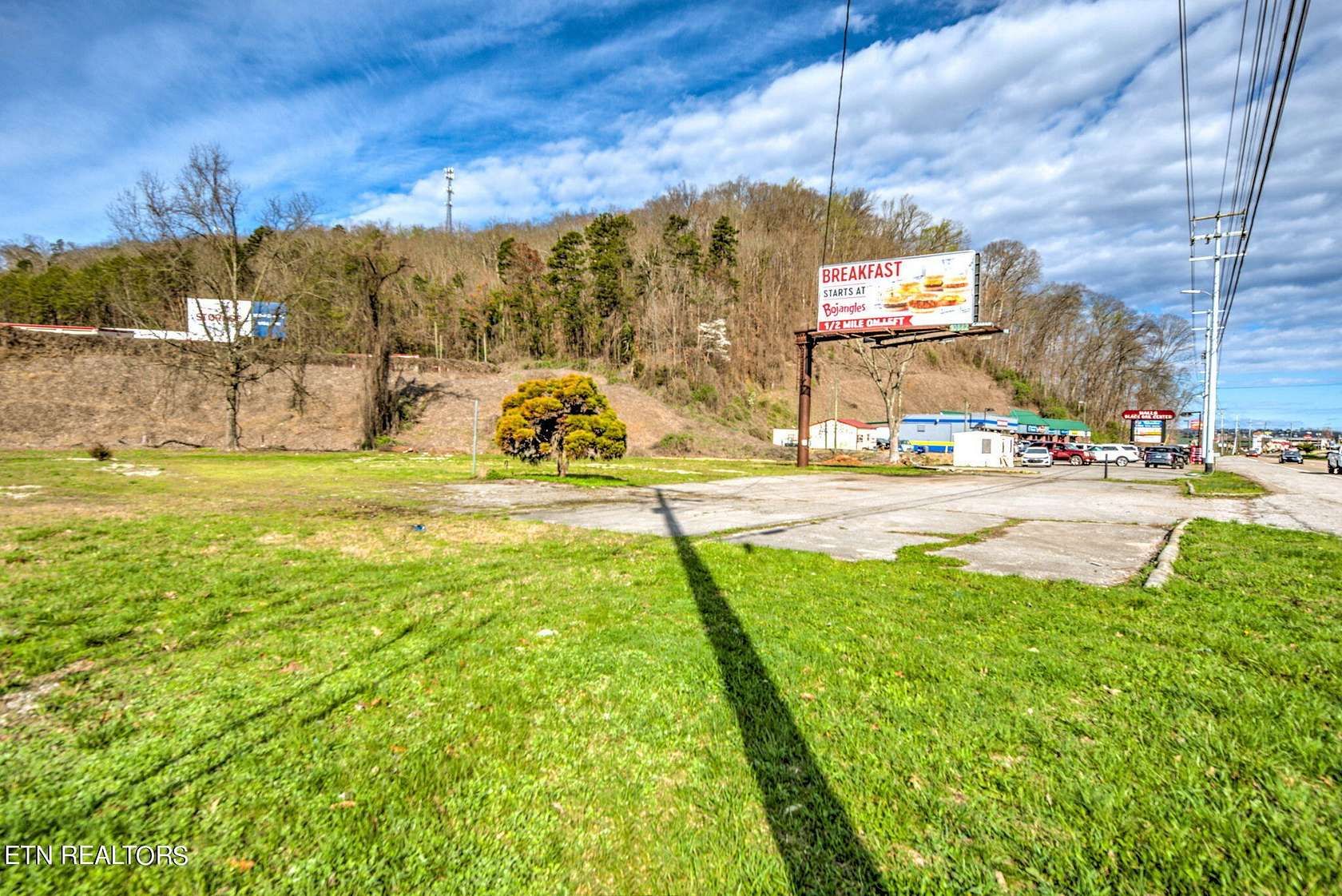 1.1 Acres of Commercial Land for Sale in Knoxville, Tennessee