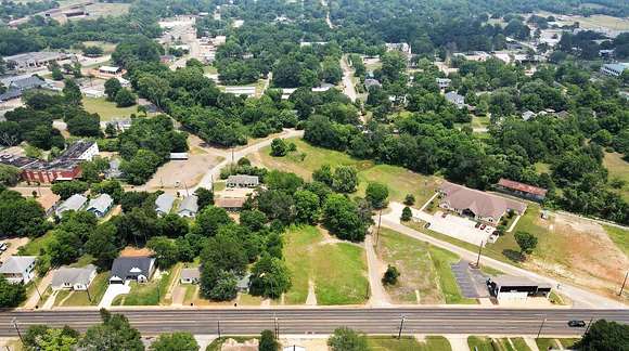 0.42 Acres of Mixed-Use Land for Sale in Jacksonville, Texas