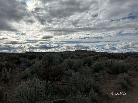 2.5 Acres of Land for Sale in Christmas Valley, Oregon
