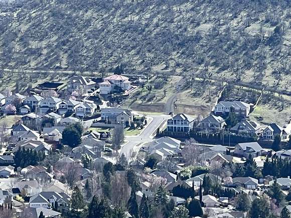 0.98 Acres of Residential Land for Sale in Medford, Oregon