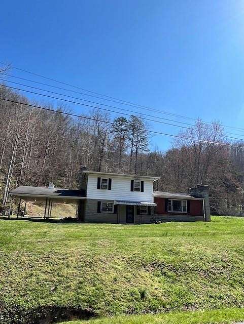 2 Acres of Residential Land with Home for Sale in Prestonsburg, Kentucky