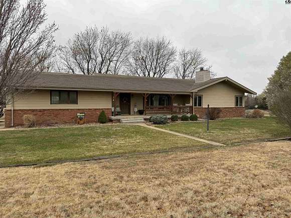 10.2 Acres of Land with Home for Sale in Pratt, Kansas