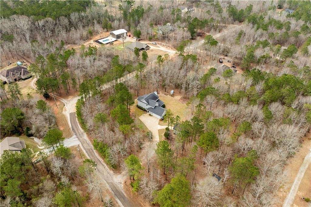 3 Acres of Residential Land with Home for Sale in Salem, Alabama