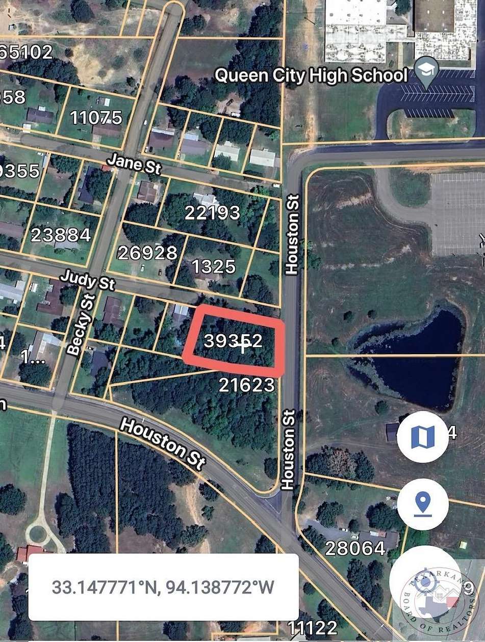 0.6 Acres of Residential Land for Sale in Queen City, Texas