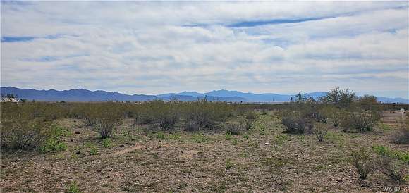 2.35 Acres of Residential Land for Sale in Golden Valley, Arizona