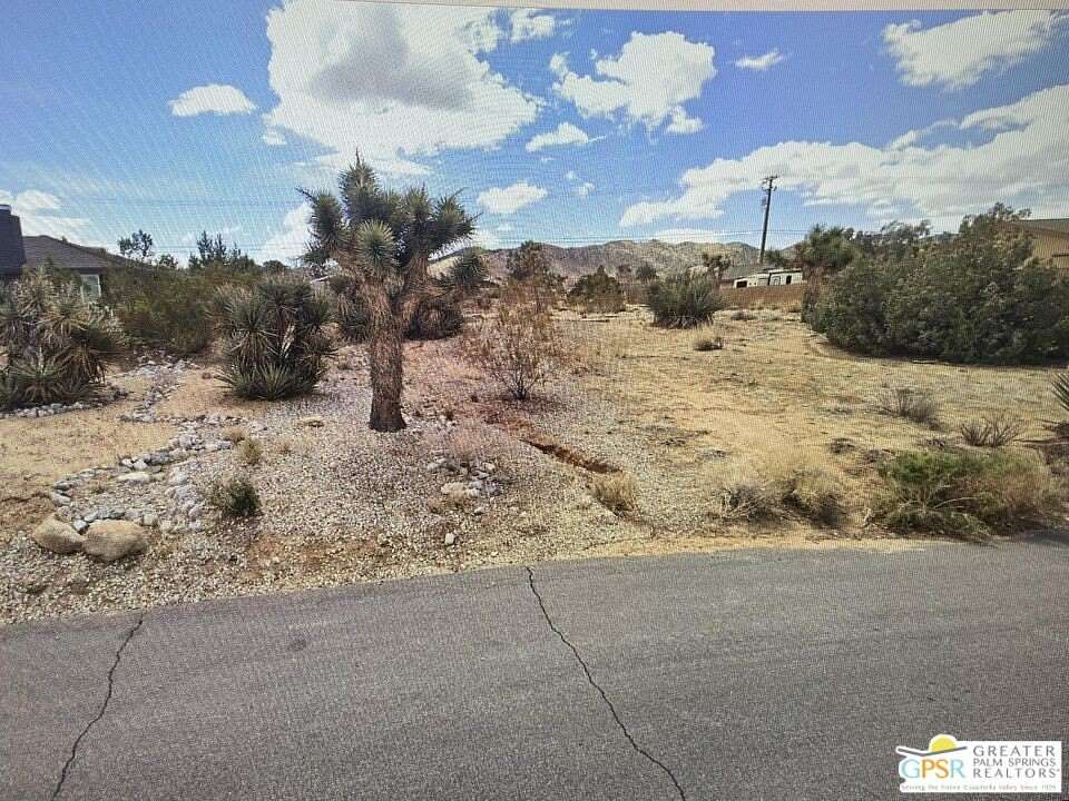 0.513 Acres of Residential Land for Sale in Yucca Valley, California