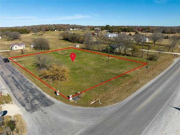 0.95 Acres of Mixed-Use Land for Sale in Callisburg, Texas