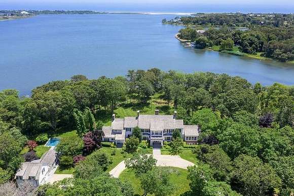 13.9 Acres of Recreational Land with Home for Sale in Wainscott, New York