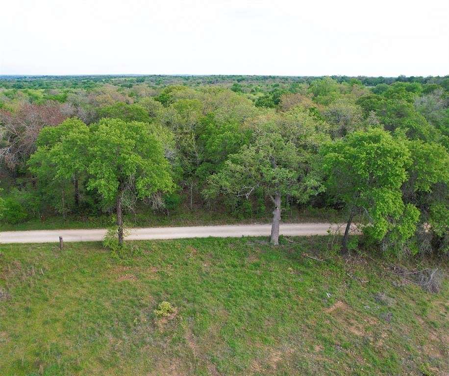 1 Acre of Residential Land for Sale in Luling, Texas