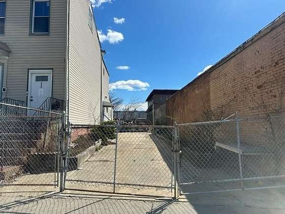 0.047 Acres of Commercial Land for Sale in Jersey City, New Jersey