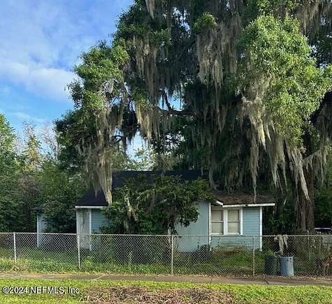 3.6 Acres of Residential Land with Home for Sale in Jacksonville, Florida