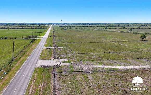 13.7 Acres of Recreational Land & Farm for Sale in Anahuac, Texas