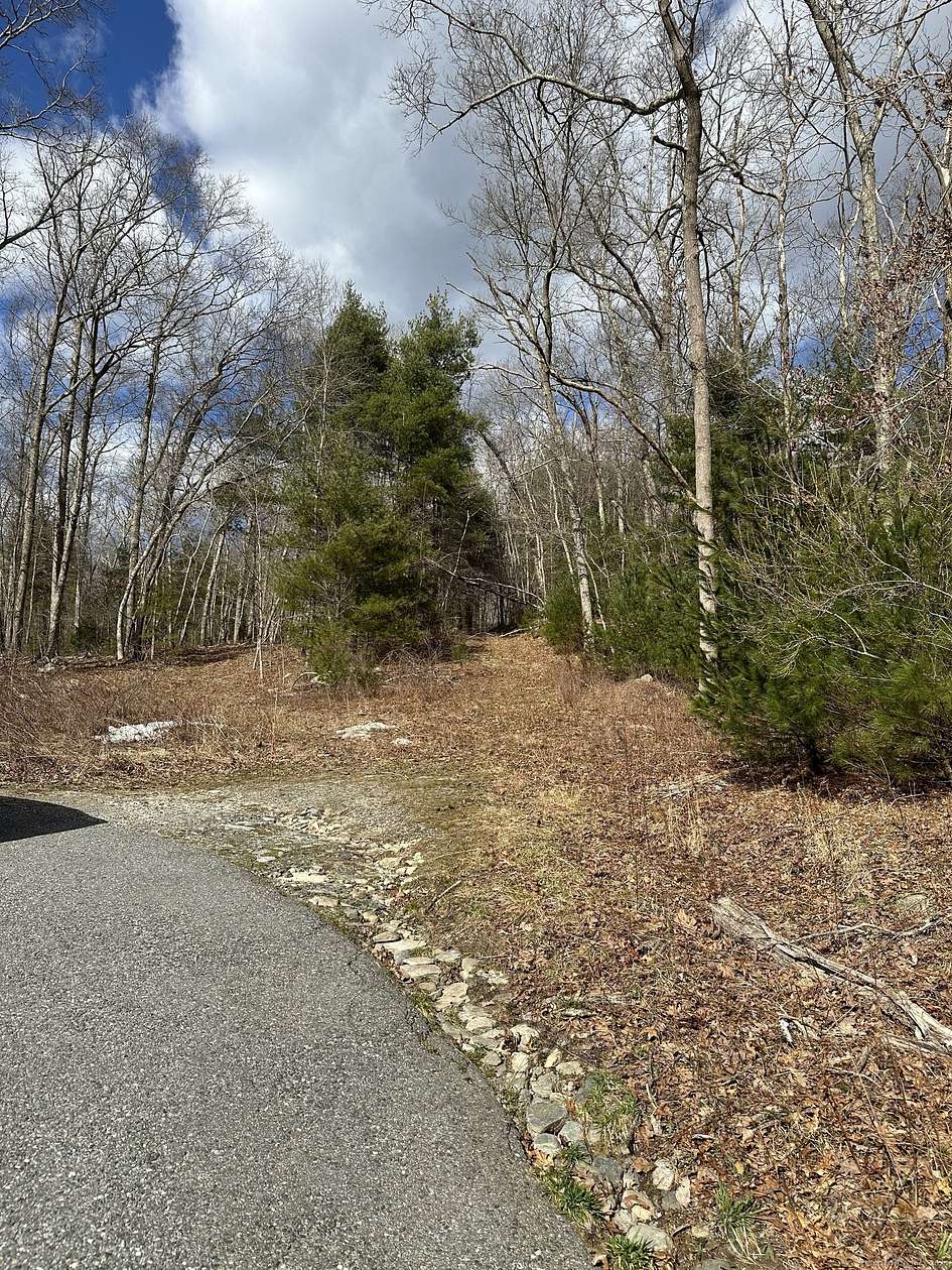 2 Acres of Residential Land for Sale in Killingly Town, Connecticut