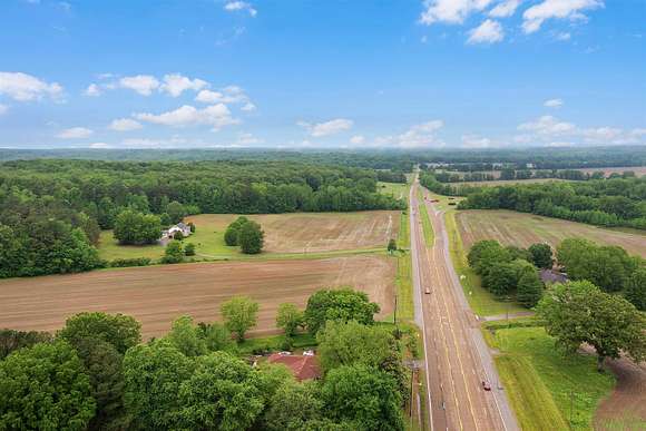 1.6 Acres of Improved Commercial Land for Sale in Huntingdon, Tennessee